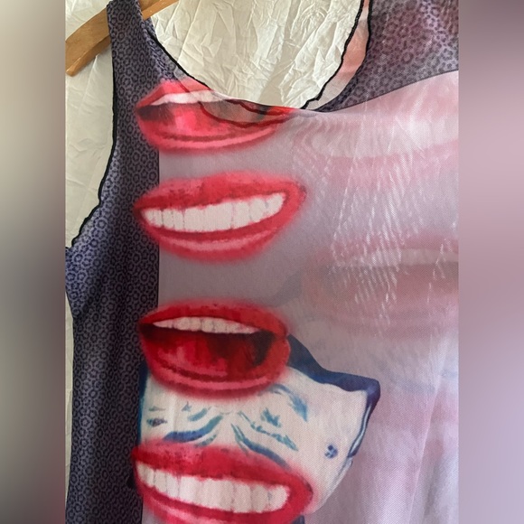 Mesh Pop Art Red Lip MIDI Dress - Picture 5 of 11